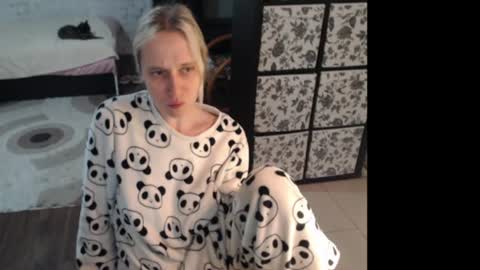 Snapshot of mrsluck chatting on June 23, 2026, 3:15 am Sasha online show from June 23, 2026, 3:15 am