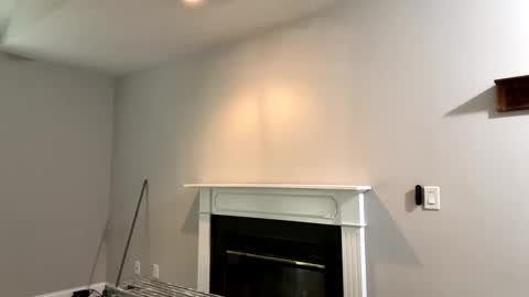 mrstr33tfr33k online show from September 25, 2025, 8:01 pm