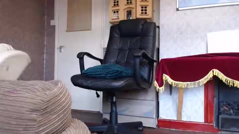 mrstraightdic online show from November 4, 2025, 12:37 pm