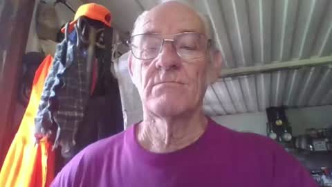 Snapshot of mrsubman chatting on July 19, 2026, 3:49 pm Chuck online show from July 19, 2026, 3:49 pm