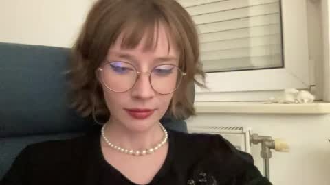 ms_christiana online show from May 4, 2026, 9:22 pm