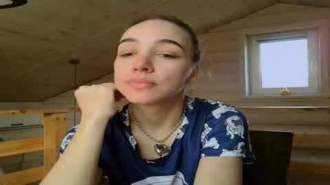 ms_sophiee online show from March 6, 2025, 8:19 am