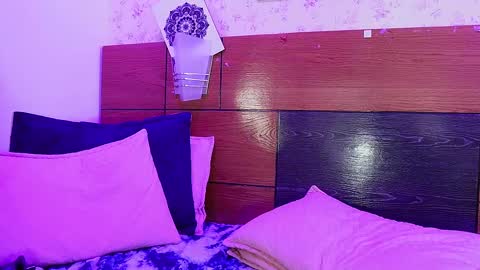 Manuela  online show from February 21, 2025, 9:24 am