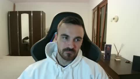 Victor online show from March 26, 2026, 7:41 pm