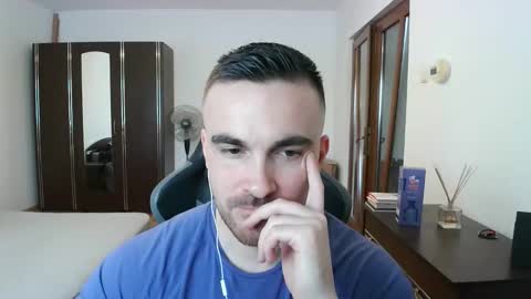 Victor online show from April 2, 2026, 12:25 pm