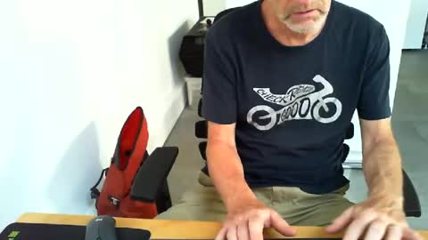 mucfag online show from June 30, 2026, 9:21 am