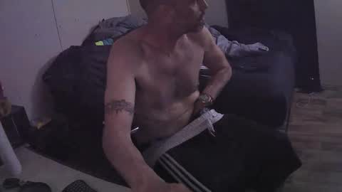 Muffdiver online show from May 14, 2026, 1:56 am