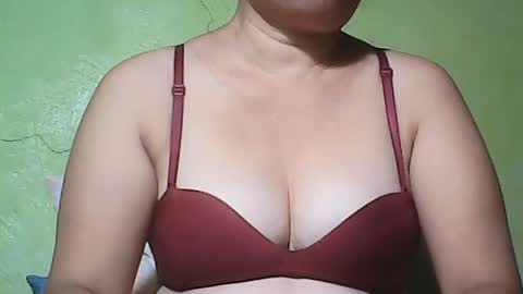 Snapshot of muffy_bunny chatting on July 19, 2026, 8:01 pm muffy_bunny online show from July 19, 2026, 8:01 pm