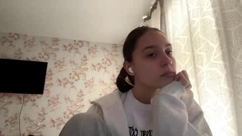 Tia online show from April 22, 2026, 6:49 am