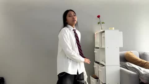 Mia online show from March 28, 2026, 6:13 am