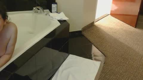 mullysgirl online show from November 26, 2025, 8:15 am