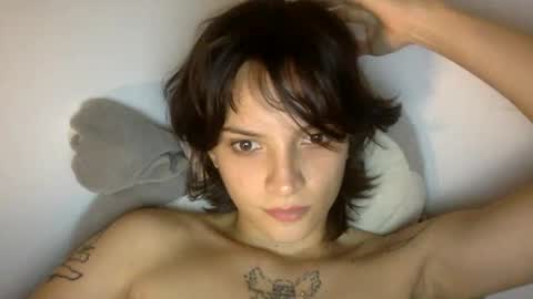 Snapshot of munchi_ chatting on December 3, 2024, 10:18 pm online show from December 3, 2024, 10:18 pm