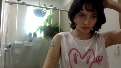 Snapshot of munchi_ chatting on February 13, 2025, 3:24 pm online show from February 13, 2025, 3:24 pm