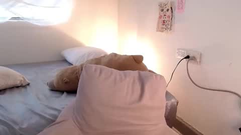 Snapshot of munchi_ chatting on February 17, 2026, 8:04 pm online show from February 17, 2026, 8:04 pm