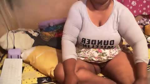 Snapshot of munniegalz1 chatting on May 22, 2026, 7:52 pm your angel online show from May 22, 2026, 7:52 pm