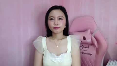 Snapshot of muoisteeley chatting on June 9, 2026, 8:04 am Riley online show from June 9, 2026, 8:04 am