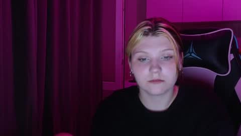 Snapshot of mura_muur chatting on June 2, 2026, 3:47 pm Milana online show from June 2, 2026, 3:47 pm
