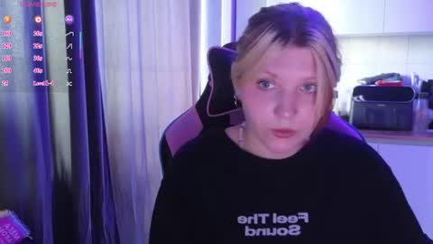 Snapshot of mura_muur chatting on June 26, 2026, 11:14 am Milana online show from June 26, 2026, 11:14 am