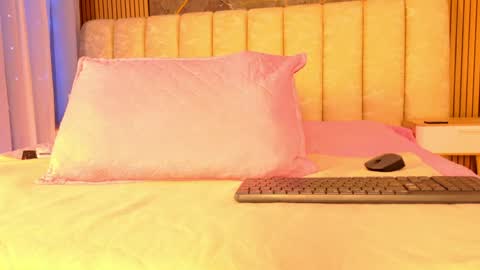 Tell me Sofi  online show from April 9, 2026, 3:06 am