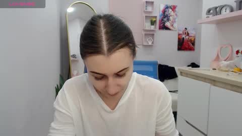 muriel_elvin online show from December 1, 2025, 6:18 am