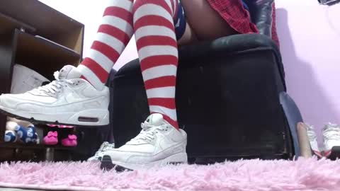 Snapshot of murielbrown chatting on February 19, 2025, 1:29 am Muriel online show from February 19, 2025, 1:29 am