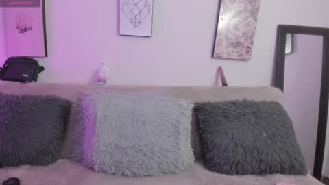 muriell_69 online show from December 19, 2025, 11:01 pm