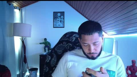 Snapshot of muscle_cock32 chatting on January 18, 2025, 11:54 am David Big online show from January 18, 2025, 11:54 am