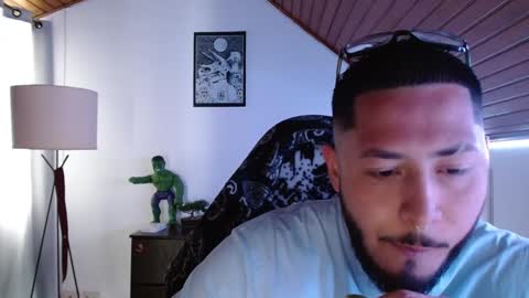 Snapshot of muscle_cock32 chatting on February 2, 2025, 12:13 pm David Big online show from February 2, 2025, 12:13 pm