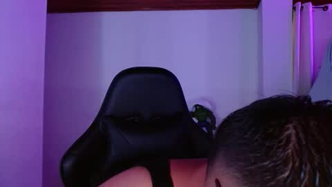 Snapshot of muscle_cock32 chatting on December 5, 2025, 7:10 pm David Big online show from December 5, 2025, 7:10 pm
