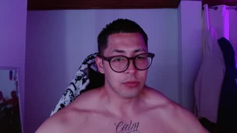 Snapshot of muscle_cock32 chatting on February 6, 2026, 8:23 pm David Big online show from February 6, 2026, 8:23 pm