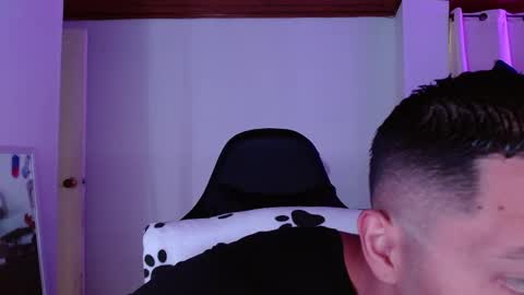 Snapshot of muscle_cock32 chatting on February 16, 2026, 9:44 pm David Big online show from February 16, 2026, 9:44 pm