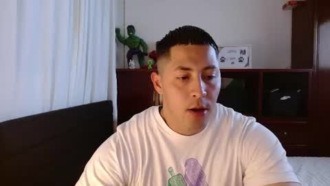 Snapshot of muscle_cock32 chatting on August 9, 2026, 12:23 am David Big online show from August 9, 2026, 12:23 am
