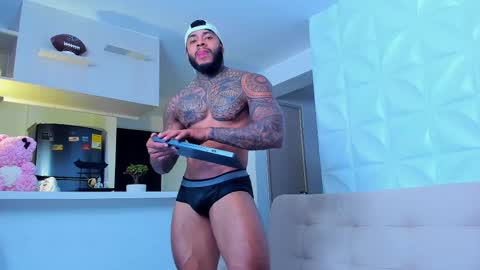 Snapshot of muscle_man19 chatting on February 12, 2025, 2:45 am Nick online show from February 12, 2025, 2:45 am