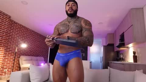 Snapshot of muscle_man19 chatting on October 14, 2025, 11:22 am Nick online show from October 14, 2025, 11:22 am