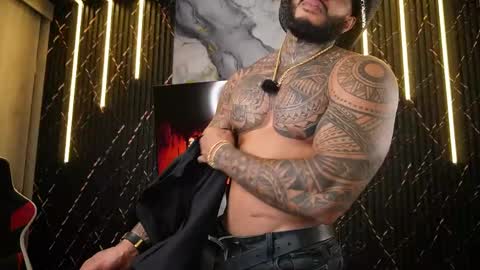 Snapshot of muscle_man19 chatting on May 17, 2026, 5:38 am Nick online show from May 17, 2026, 5:38 am