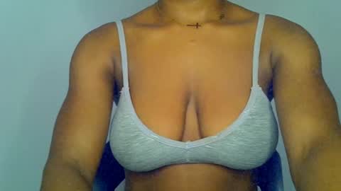 muscle_queen0 online show from February 21, 2026, 8:10 pm