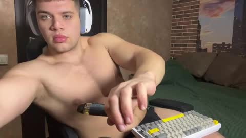 Snapshot of musclephantom chatting on April 22, 2026, 9:16 pm Egor online show from April 22, 2026, 9:16 pm