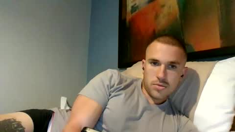 muscleshow00 online show from December 21, 2025, 7:59 am