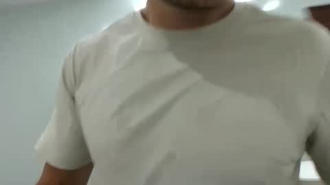 muscleshow00 online show from May 25, 2026, 2:50 am