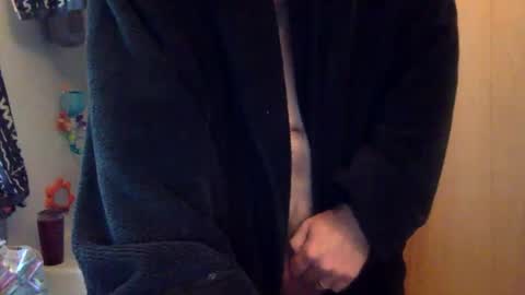 Snapshot of musculardilf chatting on June 17, 2026, 12:24 am musculardilf online show from June 17, 2026, 12:24 am
