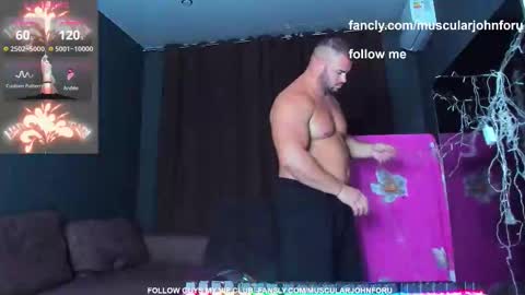 Snapshot of muscularjohnforu chatting on September 17, 2025, 3:57 pm click icon for peach  online show from September 17, 2025, 3:57 pm
