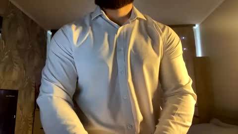 Snapshot of muscularjuggler chatting on March 10, 2026, 5:34 am muscularjuggler online show from March 10, 2026, 5:34 am