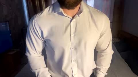 Snapshot of muscularjuggler chatting on March 31, 2026, 2:35 am muscularjuggler online show from March 31, 2026, 2:35 am