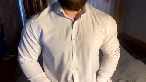 Snapshot of muscularjuggler chatting on April 4, 2026, 3:38 am muscularjuggler online show from April 4, 2026, 3:38 am