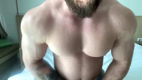 Snapshot of muscularjuggler chatting on April 26, 2026, 4:10 am muscularjuggler online show from April 26, 2026, 4:10 am
