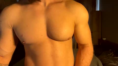 Snapshot of muscularjuggler chatting on May 22, 2026, 2:30 am muscularjuggler online show from May 22, 2026, 2:30 am