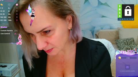 Snapshot of music_fairy chatting on January 16, 2025, 8:11 am Lana online show from January 16, 2025, 8:11 am