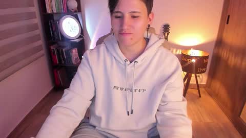 VALENTINA Luna  online show from February 25, 2025, 1:52 am