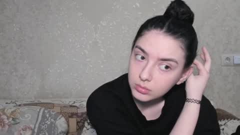 cute couple online show from April 19, 2026, 5:34 pm