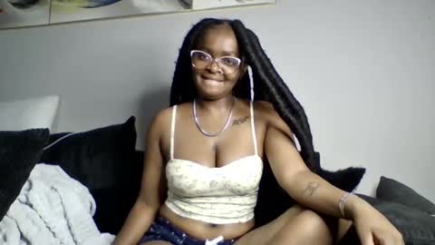 Snapshot of mwana69 chatting on April 23, 2026, 10:45 pm mwana69 online show from April 23, 2026, 10:45 pm